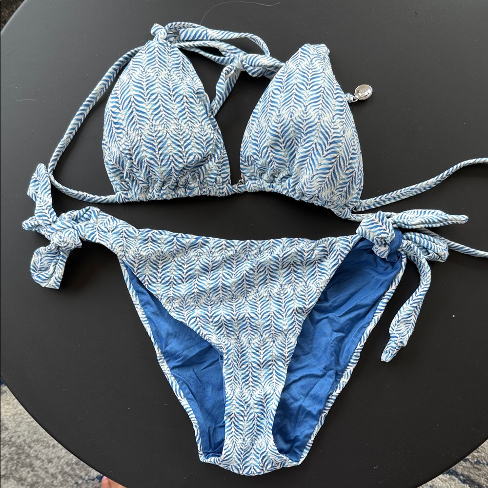 Blue Patterned Bikini Set - Picture 2 of 8